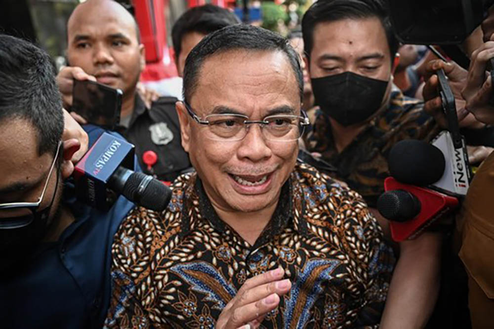 KPK melakukan OTT terhadap Bupati Pati Sudewo dan tujuh orang lainnya terkait dugaan suap jual beli jabatan.